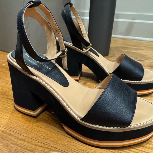 100% Paloma Barcelo Sandals sz 6 - Picture 1 of 6